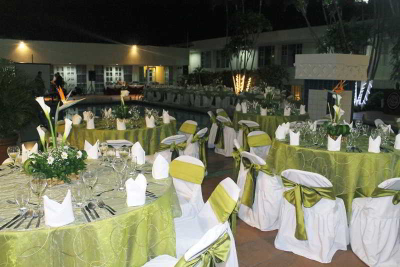 Siesta Hotel And Casino Antiguo Cuscatlan Exterior photo